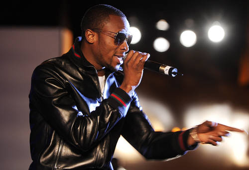 VIDEO | D’Banj Sings, Dances To Dorobucci
[Download]