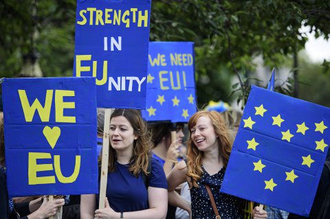 Thousands have taken to the streets to #marchforeurope and say no to Brexit