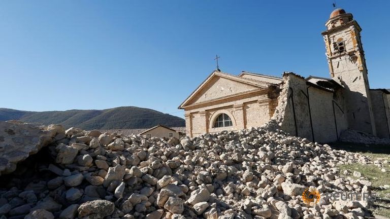 Italy quake flattens historic church, 3,000 people homeless