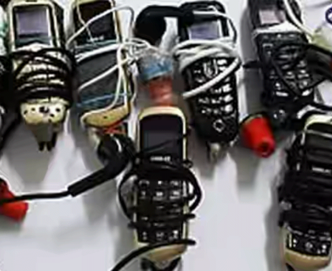Prisoner smuggles 10 phones into cell, needs surgery to retrieve them from stomach
