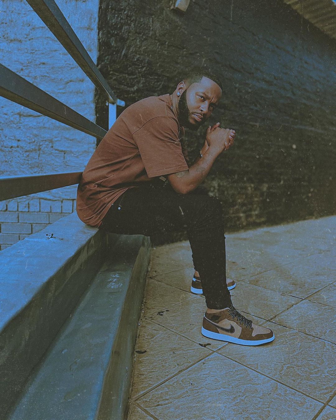 DOWNLOAD Sir Trill Ft. ThackzinDJ & Tee Jay – Busisa Iyano MP3