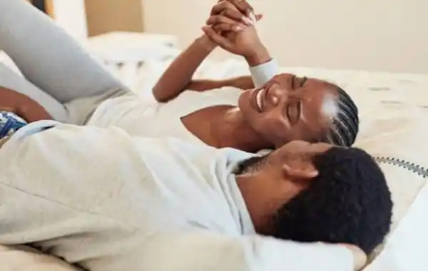 5 benefits of doing the ‘pillow talk’ with your partner