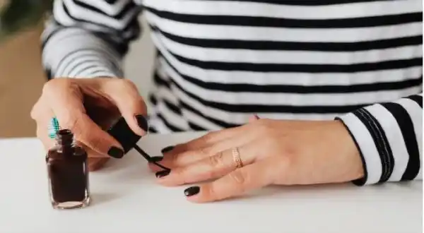 5 tips to make your DIY manicure last longer