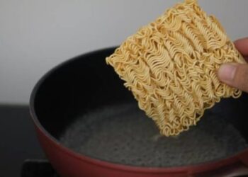 8 uncooked food items we all secretly enjoy