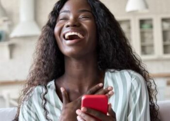 How to navigate the ‘talking stage’ in dating