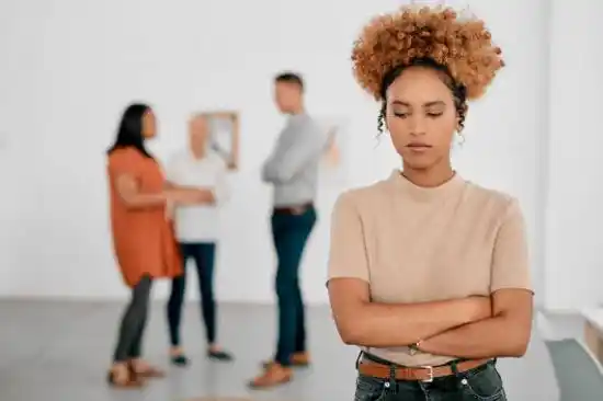 5 signs your work friend is actually your enemy