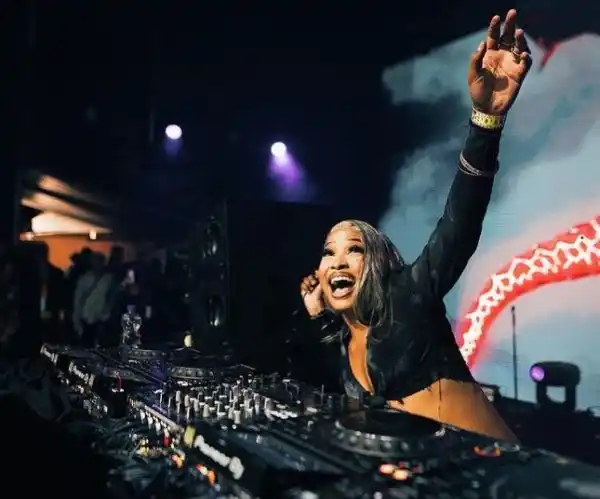 “She’s a stripper,” Uncle Waffles’ dance performance in Amsterdam garners reaction