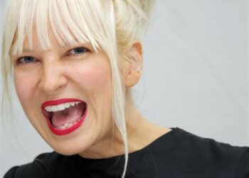 Sia Net Worth; How Rich is Sia?