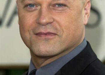Michael Chiklis Net Worth; How Rich is Michael Chiklis?