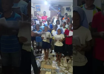 DOWNLOAD Tizzy Choir Kids – Eze Abata (Cover) mp3