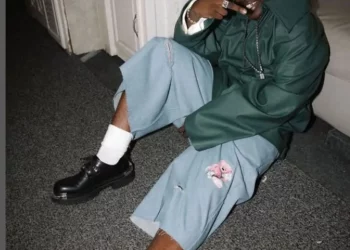 DOWNLOAD Famous Pluto – 1 Work Remix Ft. Zhus & Smur Lee mp3