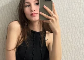 Webcam Model Gia_Sunny Biography